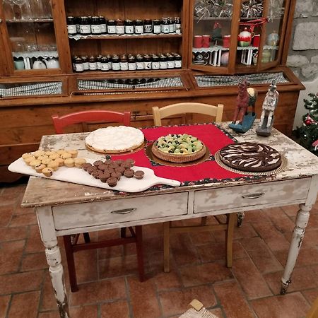 Alla Porta Di Sotto B&B Fivizzano Εξωτερικό φωτογραφία
