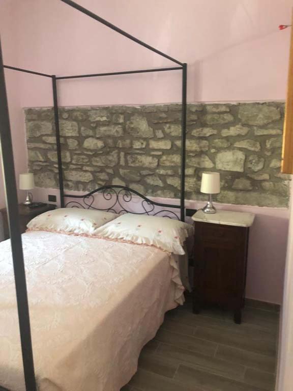 Alla Porta Di Sotto B&B Fivizzano Εξωτερικό φωτογραφία